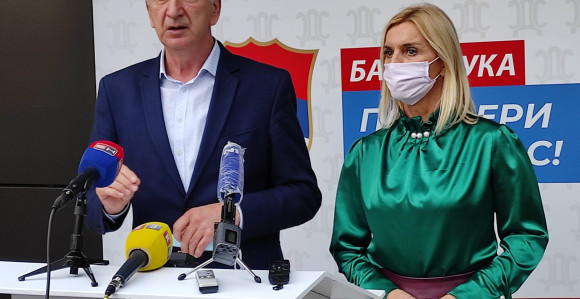 Ograničenost broja posmatrača utiče na regularnost izbornog ciklusa