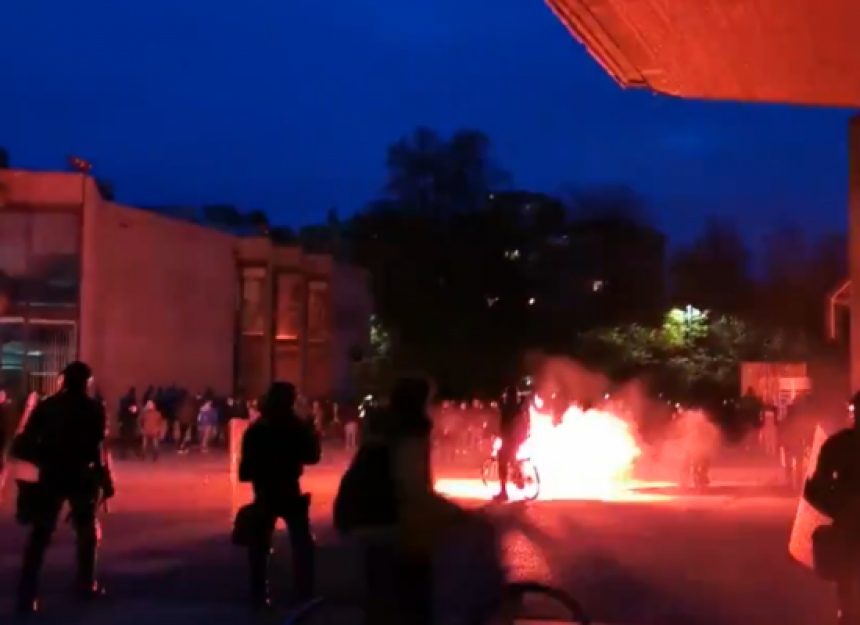 Povrijeđena četiri policajca tokom protesta u Ljubljani