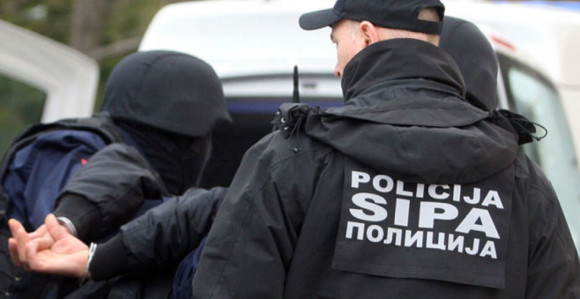 Uhapšena tri lica u Cazinu zbog trgovine drogom