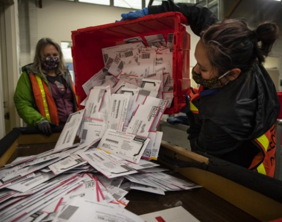 Napetost raste u SAD, glasovi se i dalje broje