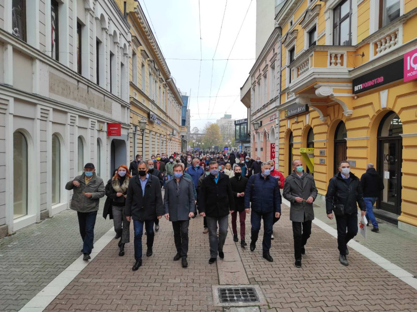 Vlast 20 godina lažno obećava da će izgraditi spomenik