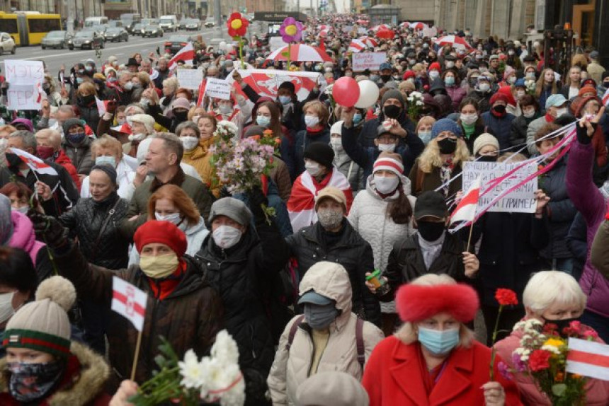 Минск: Ухапшено десетине људи на протестима