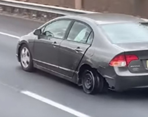 Vozila bez gume na auto-putu brzinom od 100 km/h
