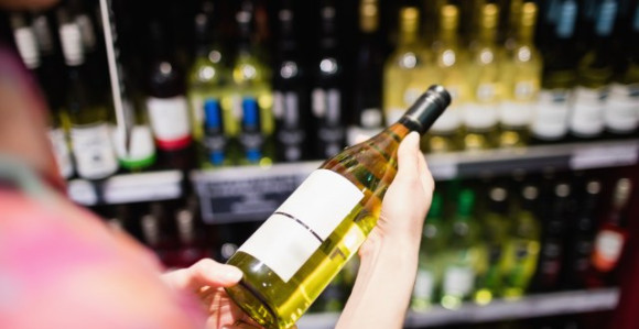 SAD: Pomama za alkoholom na dan izbora
