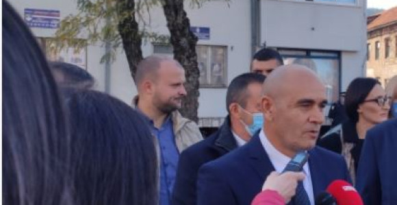 Ako se SNSD našao u pojmu ‘dezerter’ to govori o njima!