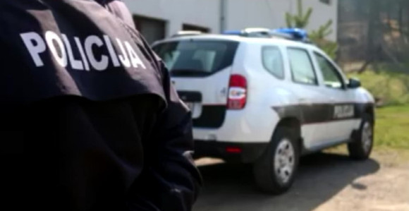 Od eksplozije u kući stradala žena. muž povrijeđen