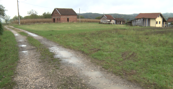 Mještani sela Osredak čekaju na put 29 godina