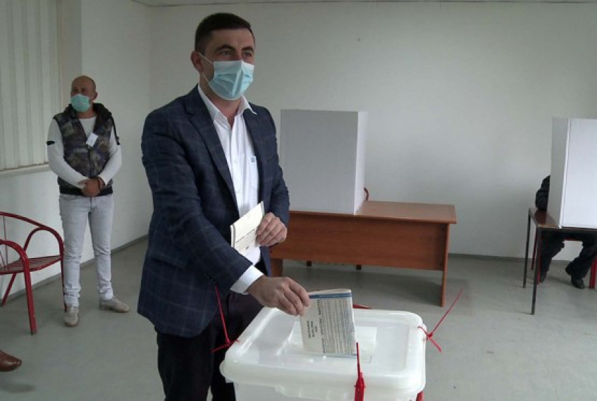 CIK: Petrović osvojio 47,5, Mićić 40,5 odsto glasova
