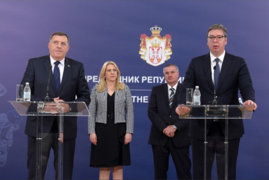 Tanjug javlja: Dodik umislio da je Aleksandar Vučić!