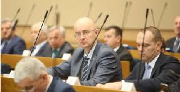 Banjaluku ne treba kažnjavati, Stanivuković u "ludačkoj košulji"