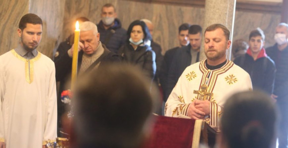 Banjaluka: Služba i svijeće za pokoj duše patrijarha
