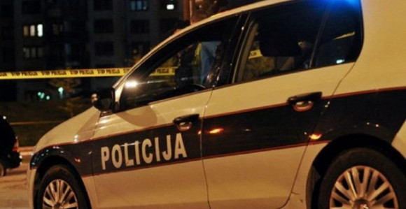Vozilo uletjelo u prodavnicu u Tuzli, ima povrijeđenih