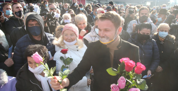 Novi gradonačelnik došao na Trg Krajine, a ovako je dočekan
