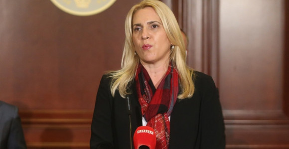 Budžetski minus sve veći, a Željka kupuje tri limuzine