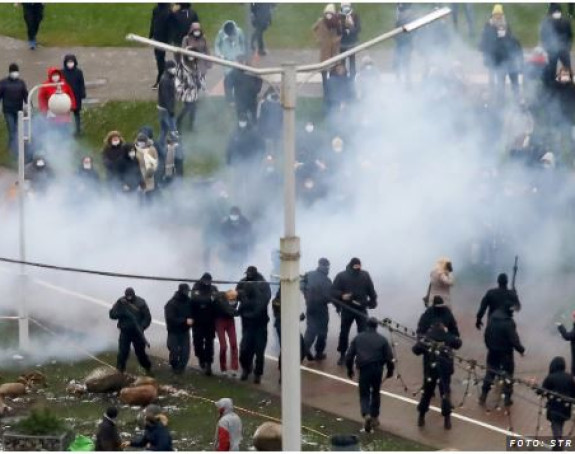 Haos na ulicama Bjelorusije: Uhapšeno 350 ljudi