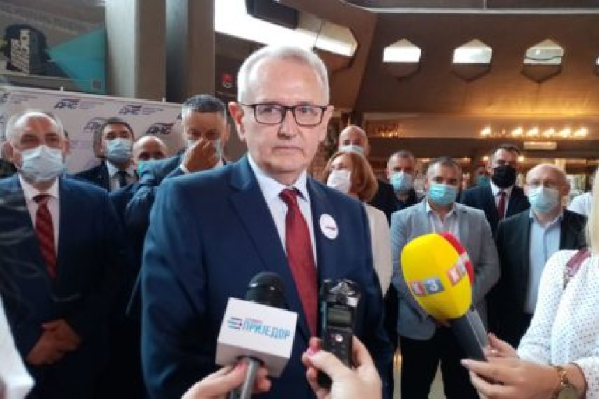 Kako je "pao" Dragutin Rodić: Opozicija je trebala skočiti dok su joj noge još bile zdrave