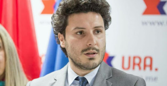 Podgorički "Dan" otkrio ko prijeti Abazoviću