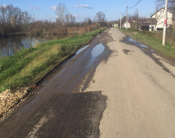 U borbi za glasove umjesto asfaltiranja krpili rupe