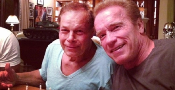 Terminator mekog srca poklonio 500 ćurki za Dan zahvalnosti!