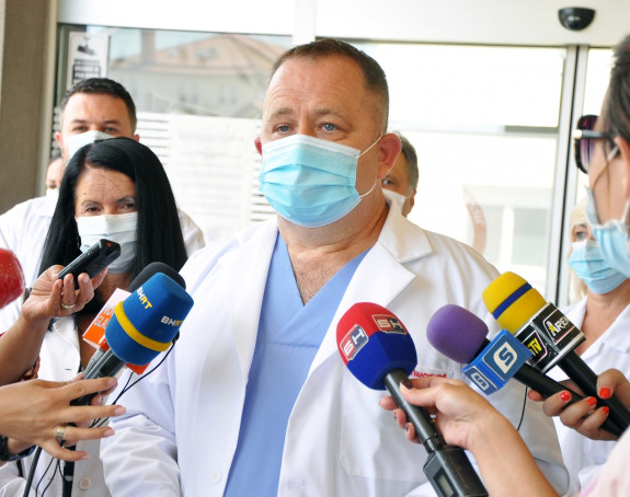 Доктор Максимовић и званично директор болнице Бијељина