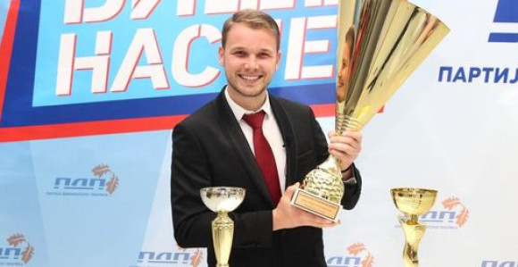 Stanivuković se pohvalio novim peharom