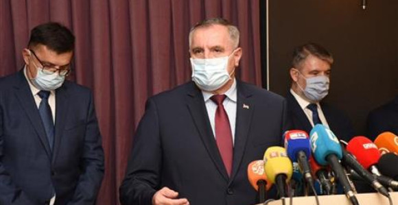 Višković: Nema umanjenja prava gradonačelnicima