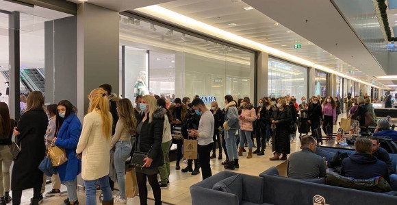 "Pljušte" kazne zbog gužvi u srpskim tržnim centrima