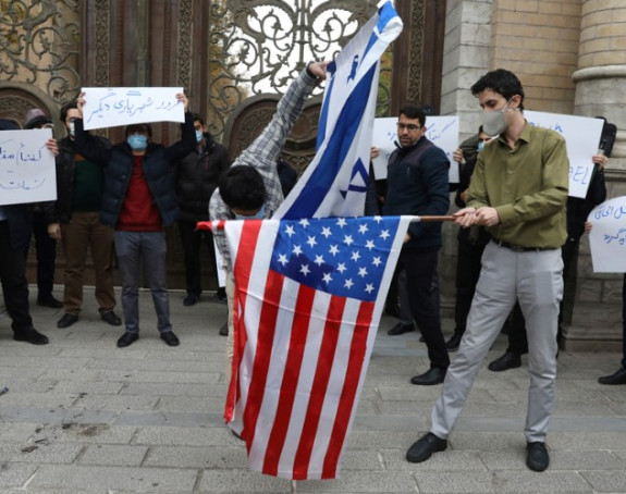 Iranski studenti palili zastave SAD i Izraela