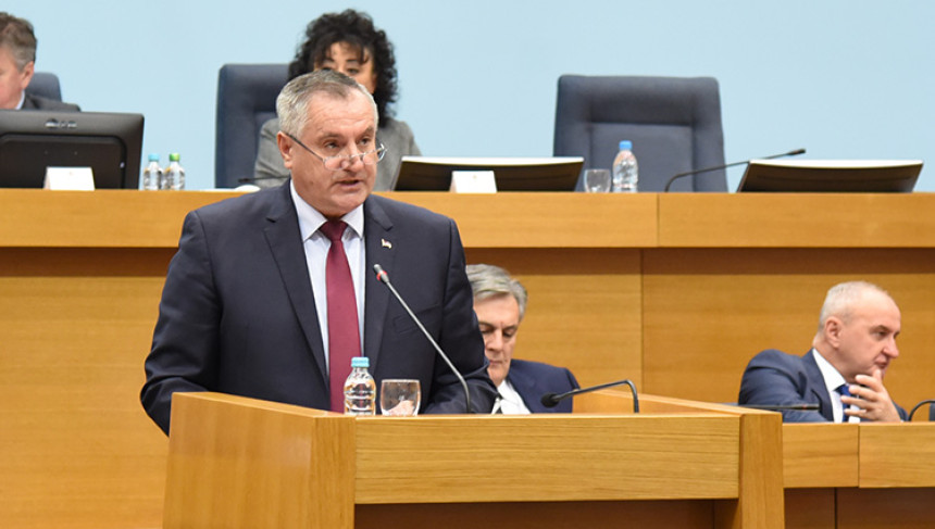 Višković tvrdi da radi pošteno i odgovorno