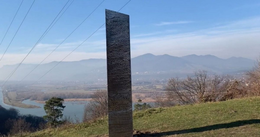 Misteriozni monolit koji je nestao u SAD, pojavio se u Rumuniji!? (VIDEO)