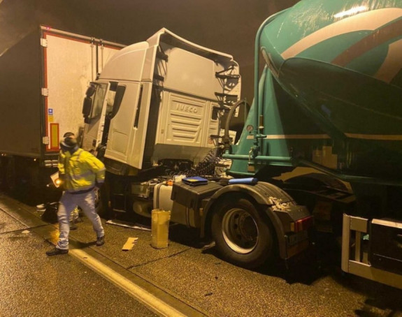 U ovom tunelu u tri sudara učestvovalo 11 kamiona