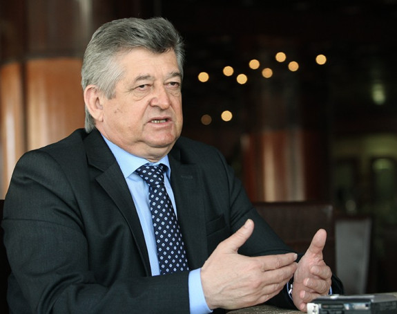 Zdravstveno stanje Mića Mićića i dalje kritično