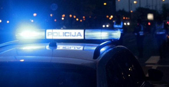 Dva automobila noćas gorjela na Dobrinji