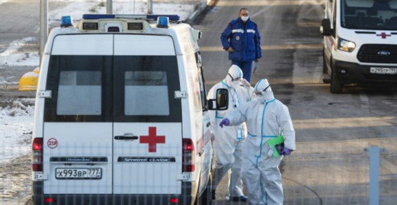 Od kovida-19 svaka četiri minuta umre jedna osoba