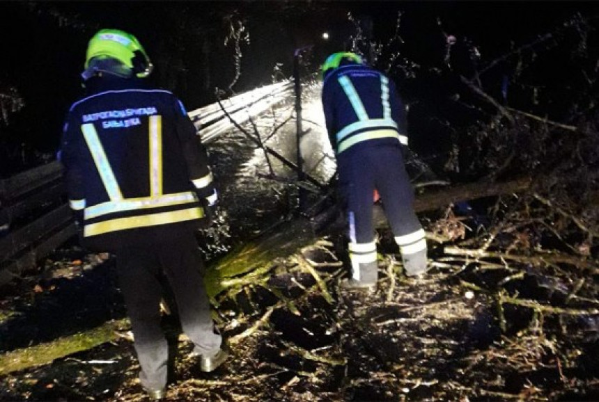 Nema ko da sanira štete uzrokovane nevremenom