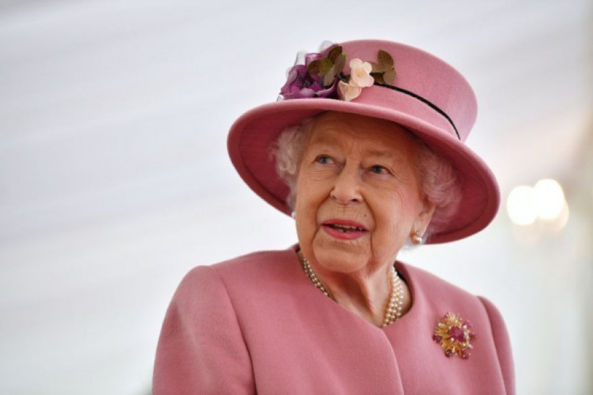 Nakon 32 godine glavna sluškinja kraljice dala otkaz