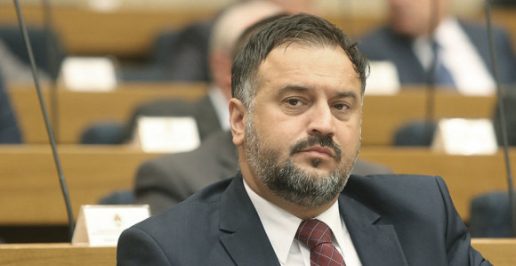 Žunić: Radiće metla narednih dana u SNSD-u