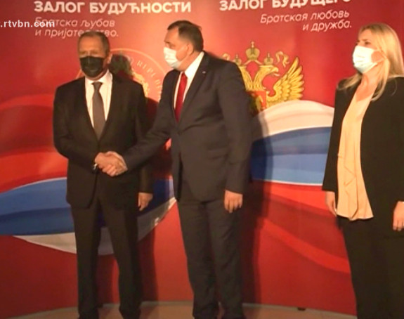 Dodik ponovo ponizio predsjednicu Srpske 