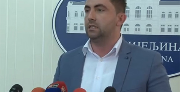 SNSD i SDA zajedno protiv Ljubiše Petrovića