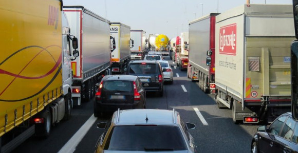 Pošto novca nema ruku zavlače i u džep privrednika