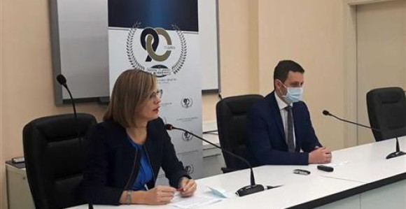 Virusom korona zaraženo 208 osoba, umrlo 15