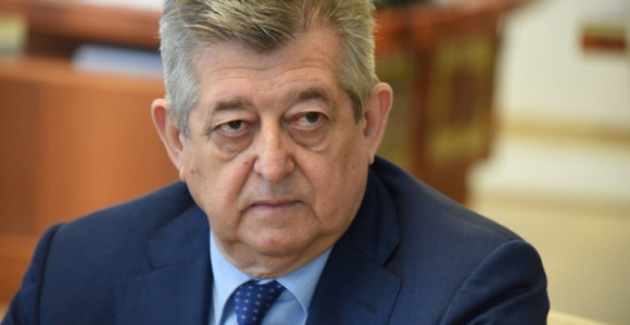 Mićo Mićić i dalje na aparatu za vještačko disanje