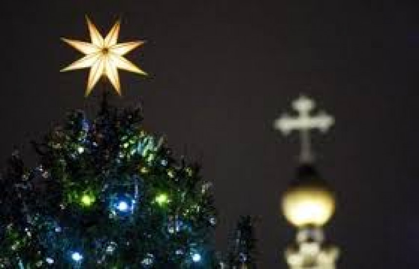 Украјина: Запалила се главна новогодишња јелка