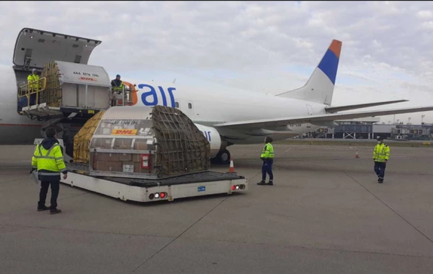 U Srbiju sletio avion sa Fajzerovim vakcinama