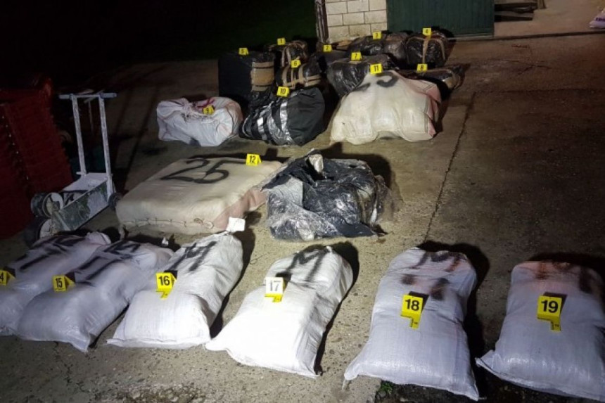 СИПА ухапсила три лица и одузела 30 кг опојне дроге