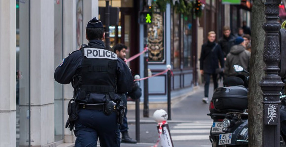 Nakon ubistva policajaca napadač pronađen mrtav