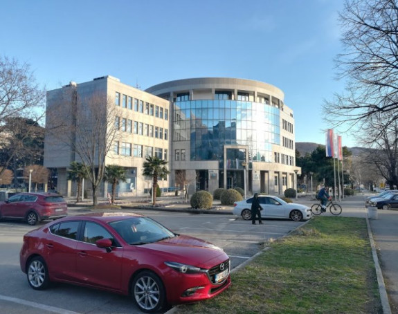 ERS osnovao preduzeće i dao ga mladim SNSD-a
