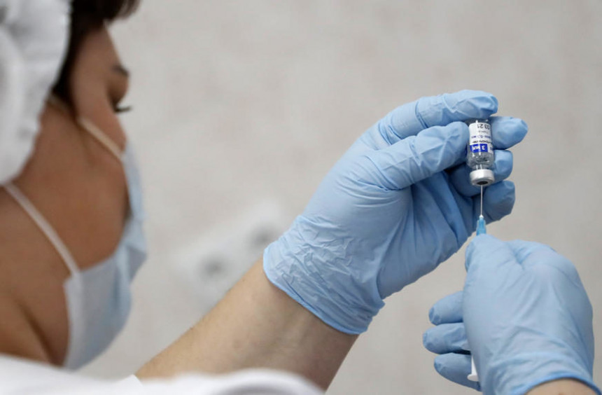Данас почиње вакцинација против короне у Србији