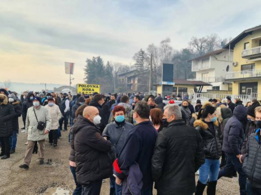 Протест због одлуке ЦИК да не потврди изборе