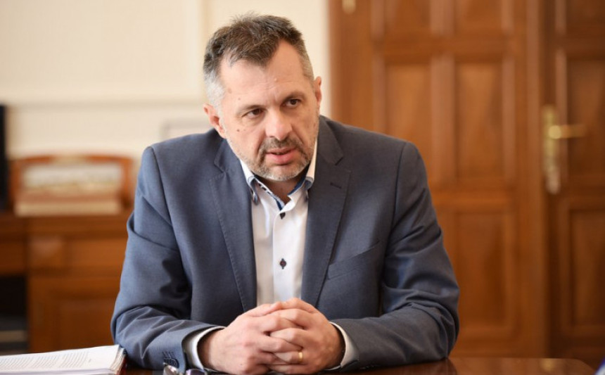 I dalje krupni privatni interesi kruže oko grada, kao lisice oko kokošinjca?!